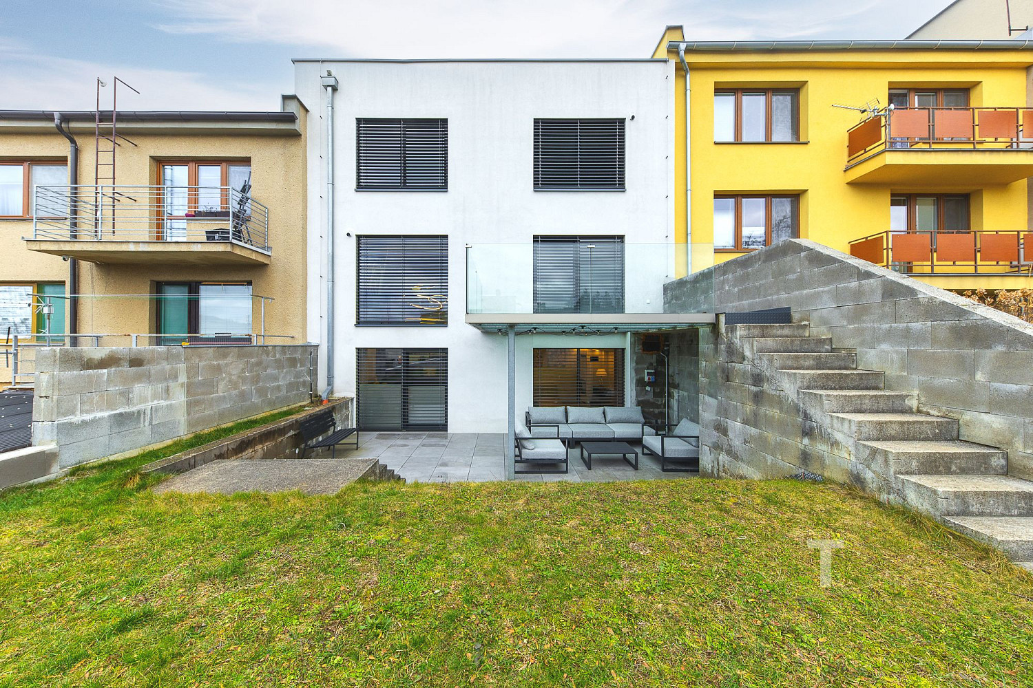 Prodej domu 260 m² s pozemkem 347 m²
