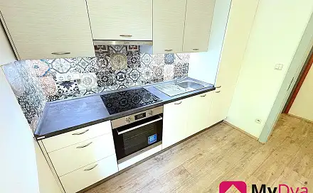 Pronájem bytu 2+kk 48 m², Lužická, Znojmo