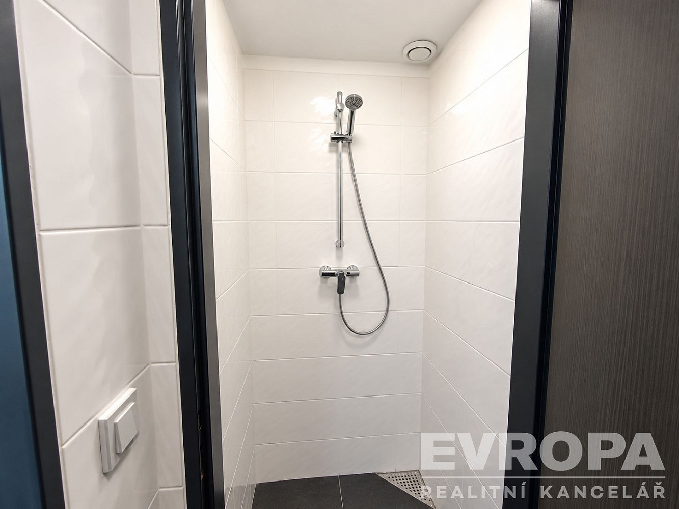 Pronájem výrobních prostor 200 m² – fotografie 5