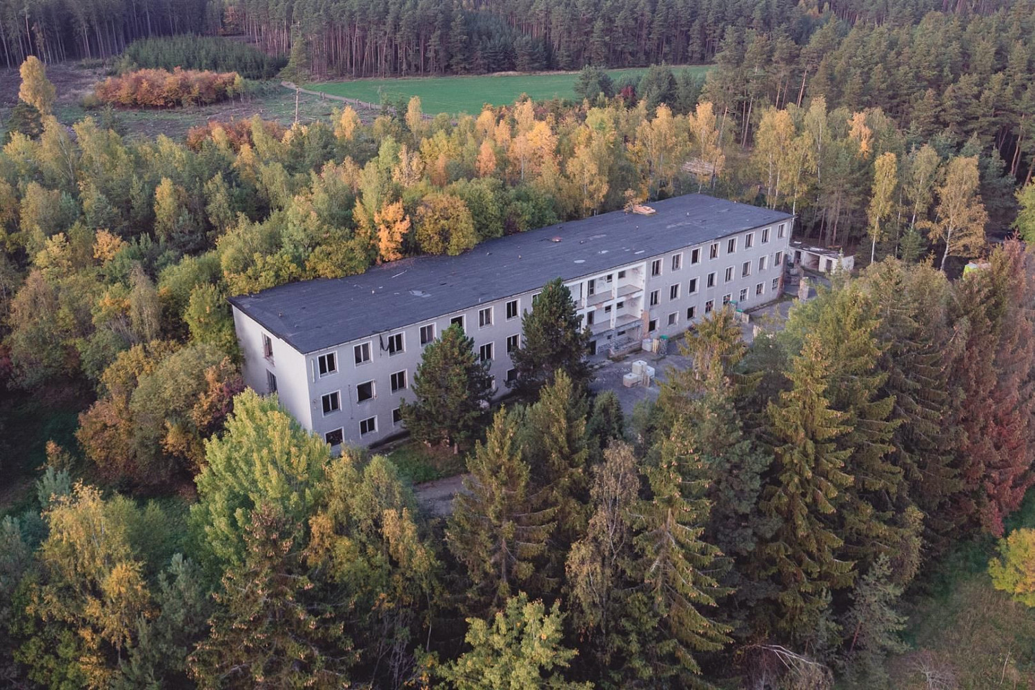 Prodej komerčního objektu (jiného typu) 2 000 m²