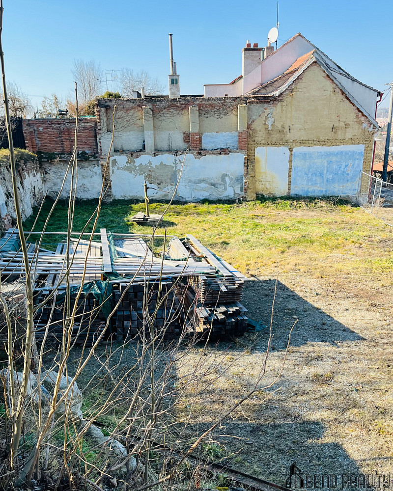 Prodej stavebního pozemku 2 017 m² – fotografie 2