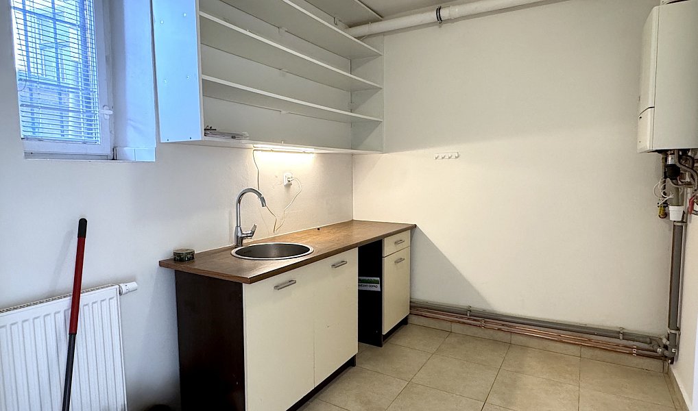 Pronájem obchodních prostor 80 m², Benešov – náhled fotky 9