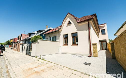 Prodej bytu 2+kk 54 m², Albertova, Kroměříž