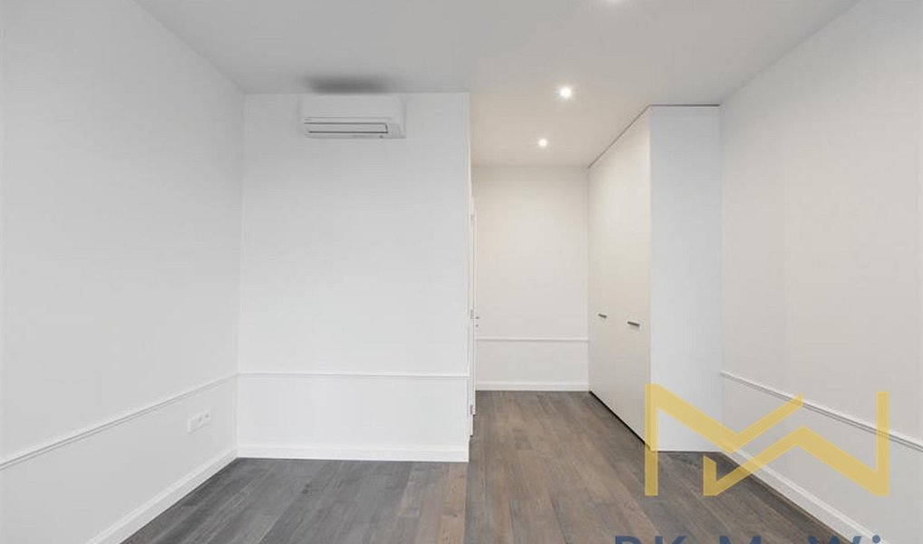 Pronájem bytu 4+kk 167 m², Praha – náhled fotky 16
