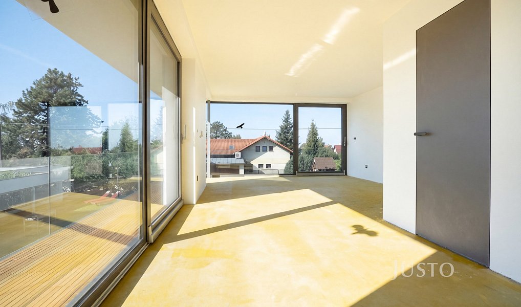 Prodej domu 349 m² s pozemkem 1 385 m², Ohrobec – náhled fotky 38