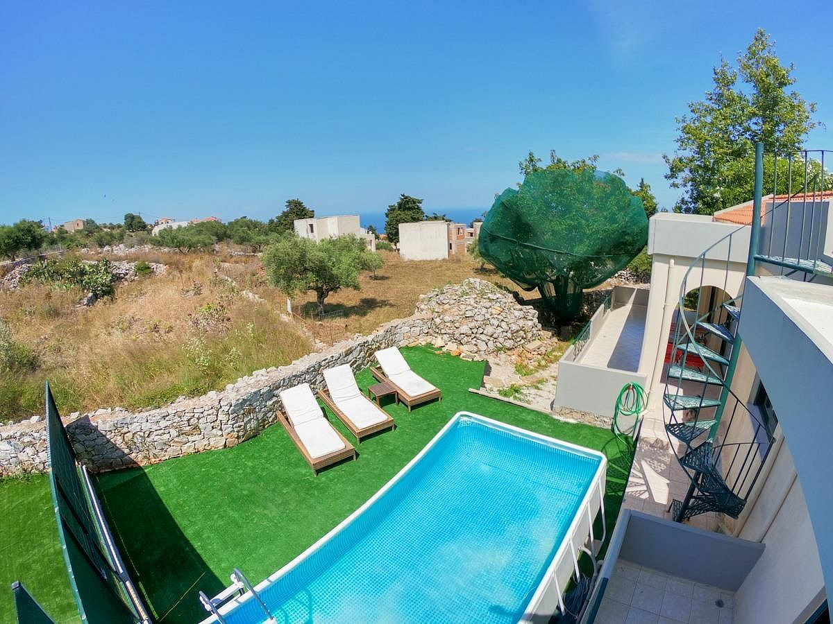 Prodej domu 120 m² s pozemkem 1 350 m²