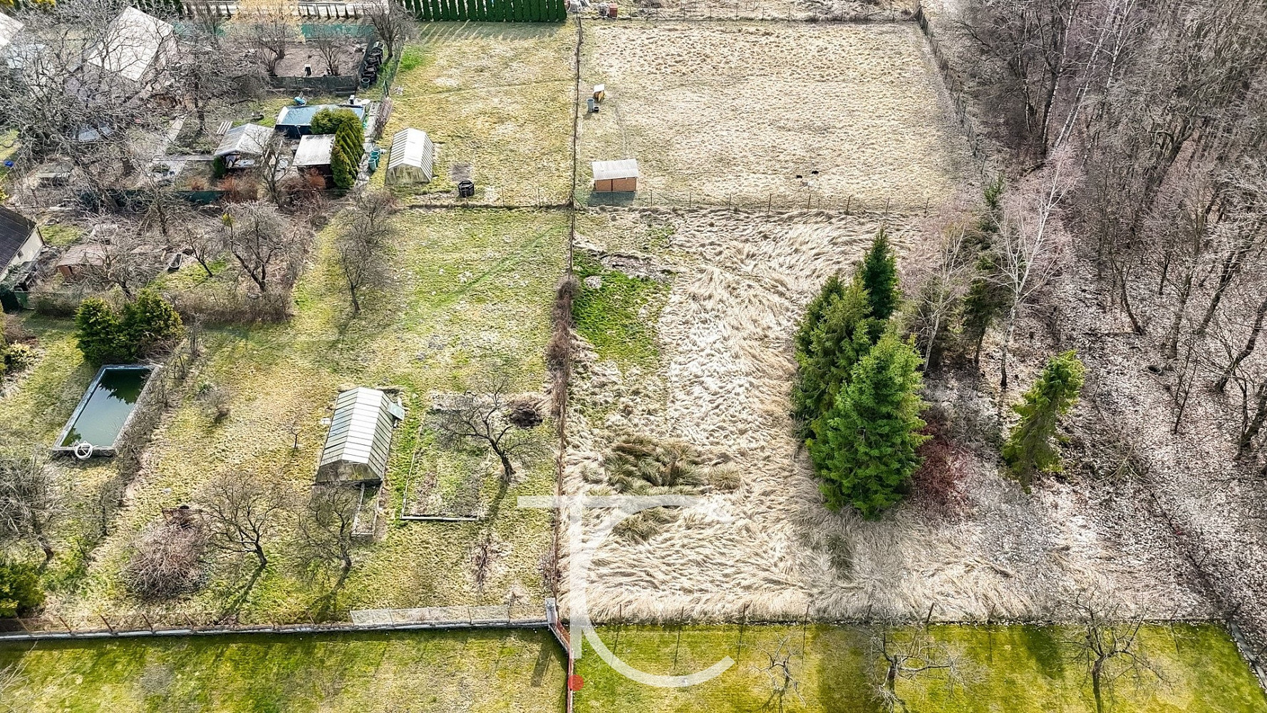 Prodej stavebního pozemku 1 900 m² – fotografie 3