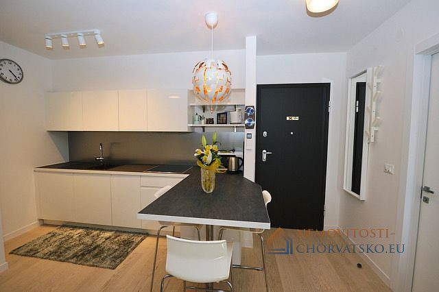 Pronájem bytu 1+kk 64 m² - Widok 3