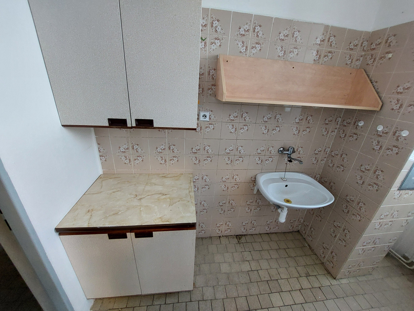 Pronájem obchodních prostor 82 m² – další