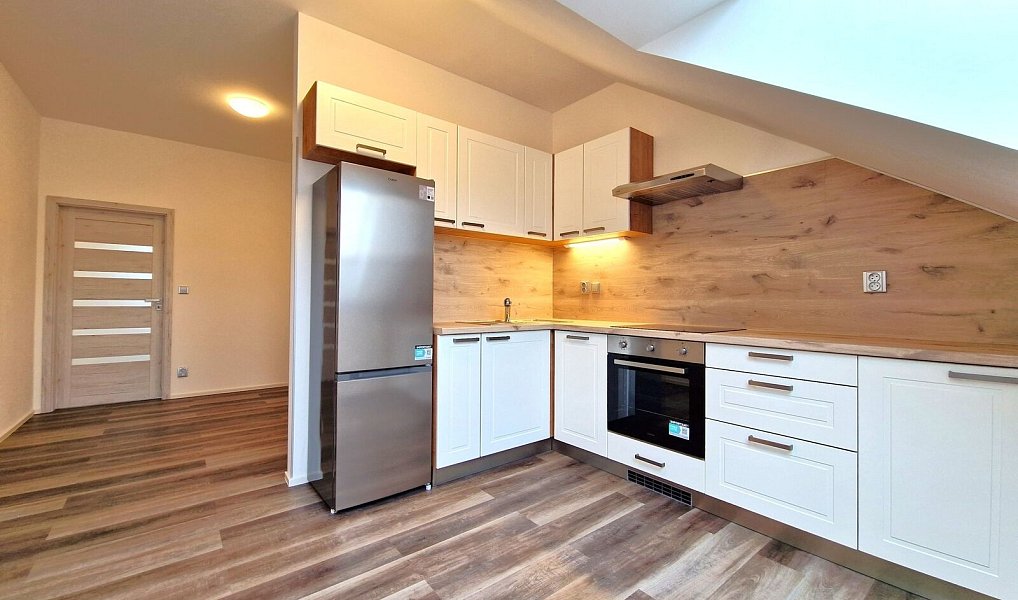 Pronájem bytu 2+1, 64 m², Beroun, Lochovice