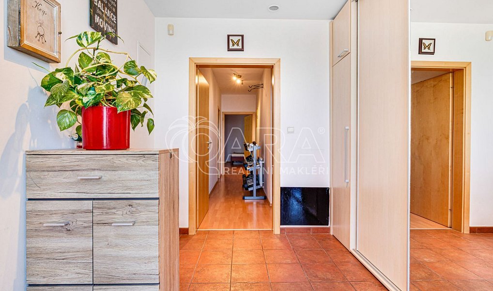 Prodej domu 174 m² s pozemkem 275 m², Zeleneč – náhled fotky 16