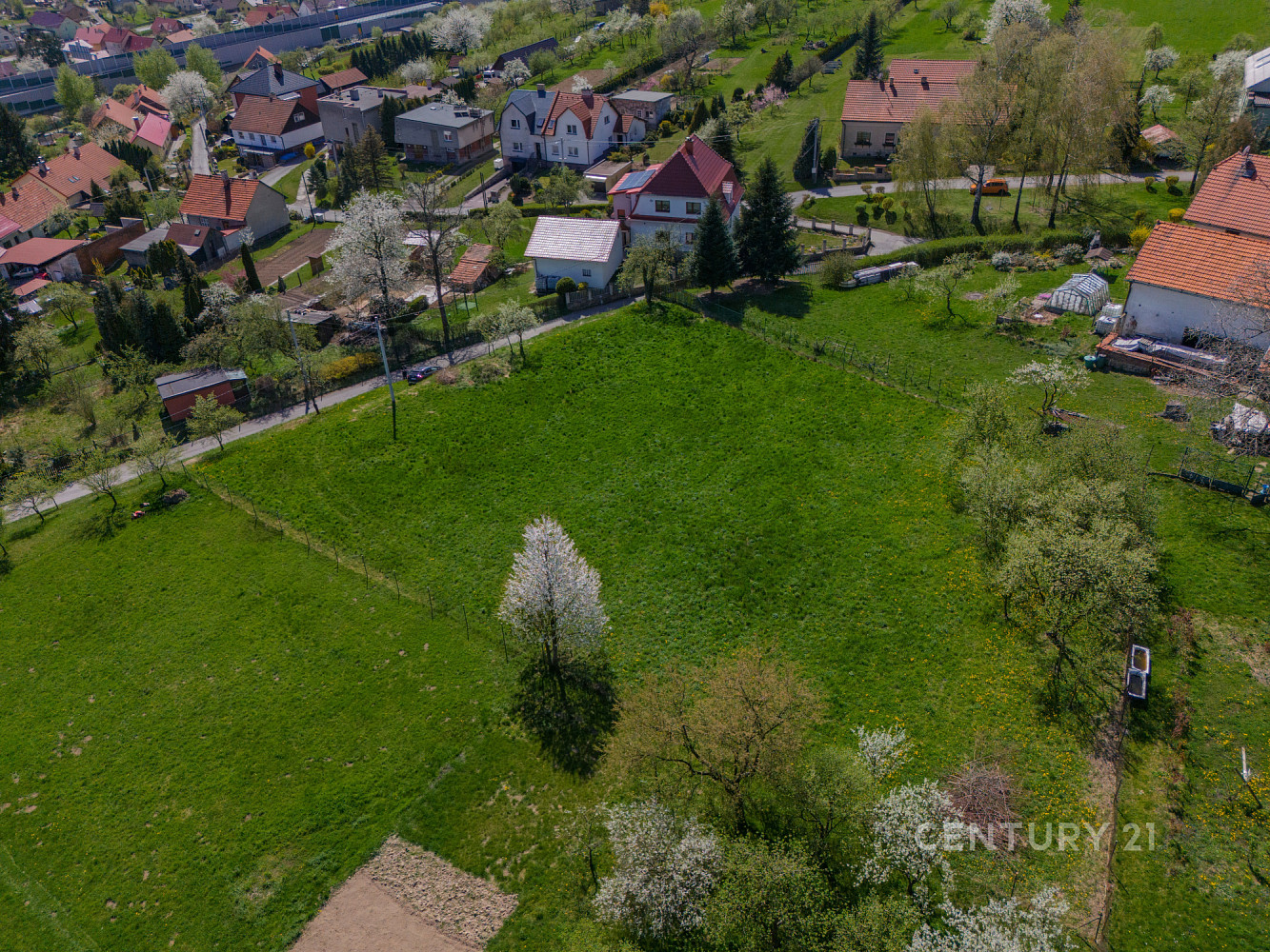 Prodej stavebního pozemku 2 462 m² — photo 2