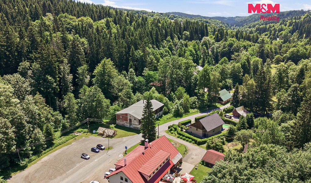 Prodej stavebního pozemku 1 966 m², Zdobnice – náhled fotky 2