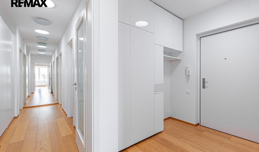 Prodej bytu 4+kk 99 m², Praha – náhled fotky 16