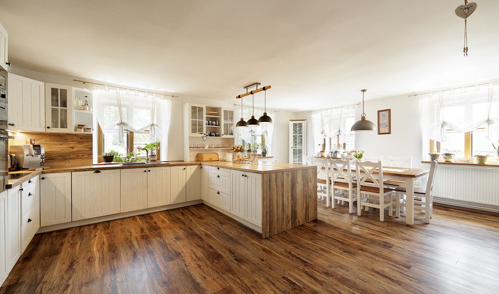 Prodej domu 478 m² s pozemkem 4 241 m², Verneřice – náhled fotky 5