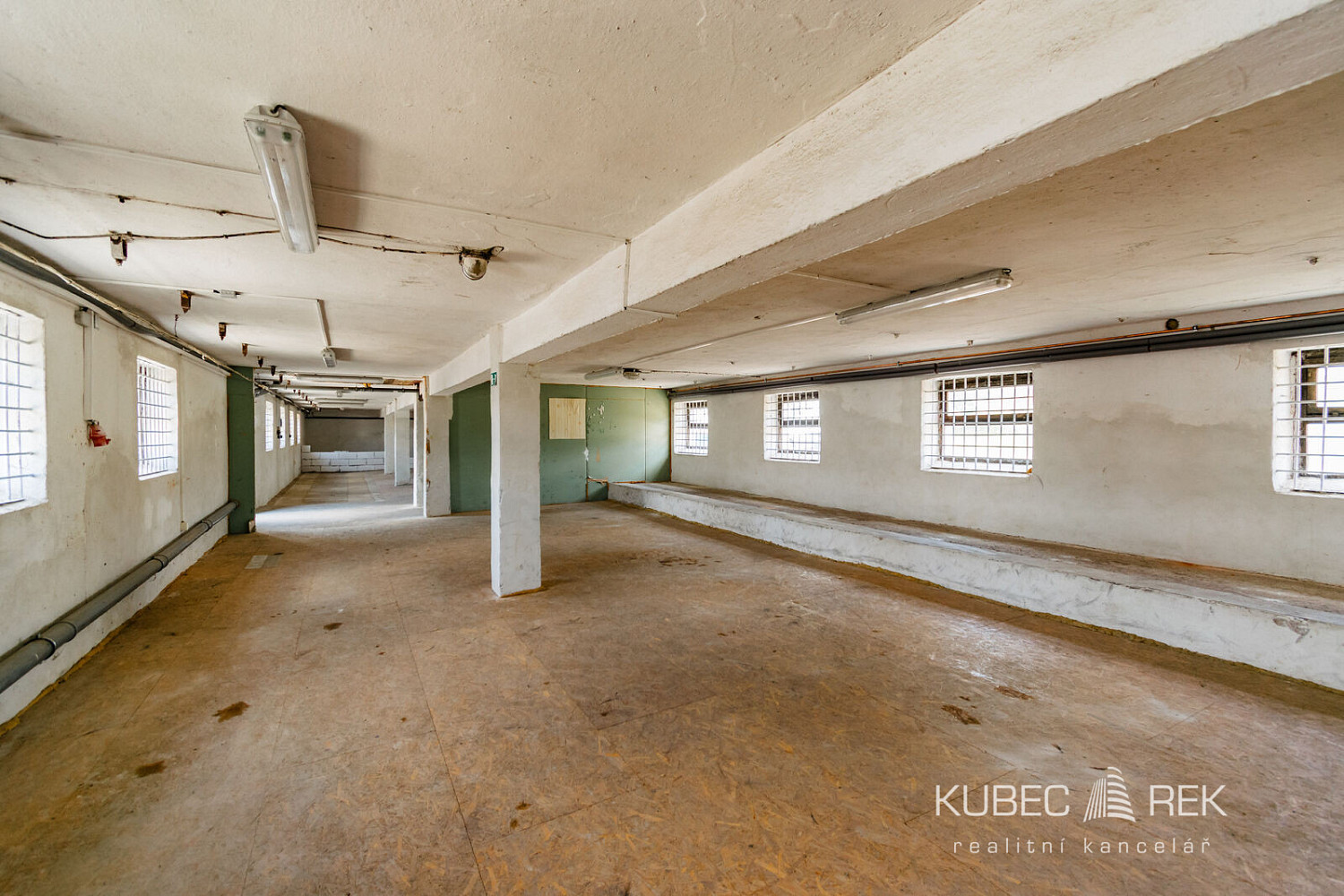 Pronájem skladovacích prostor 185 m² – fotografie 2