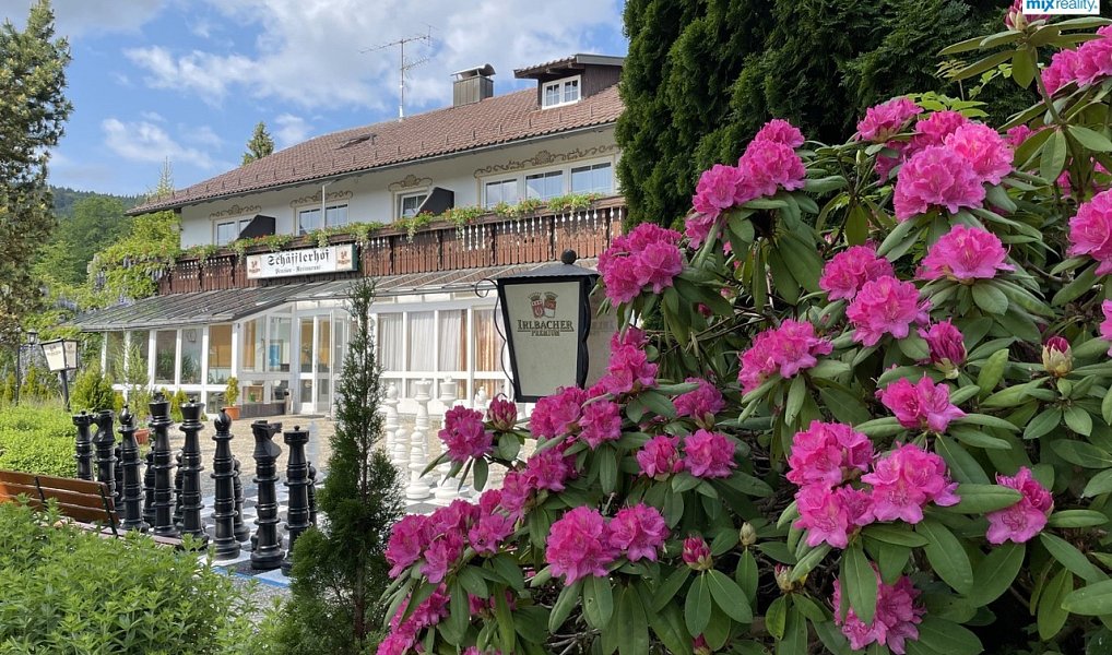 Prodej ubytovacího objektu 2 500 m², Železná Ruda – fotka 1 z 22