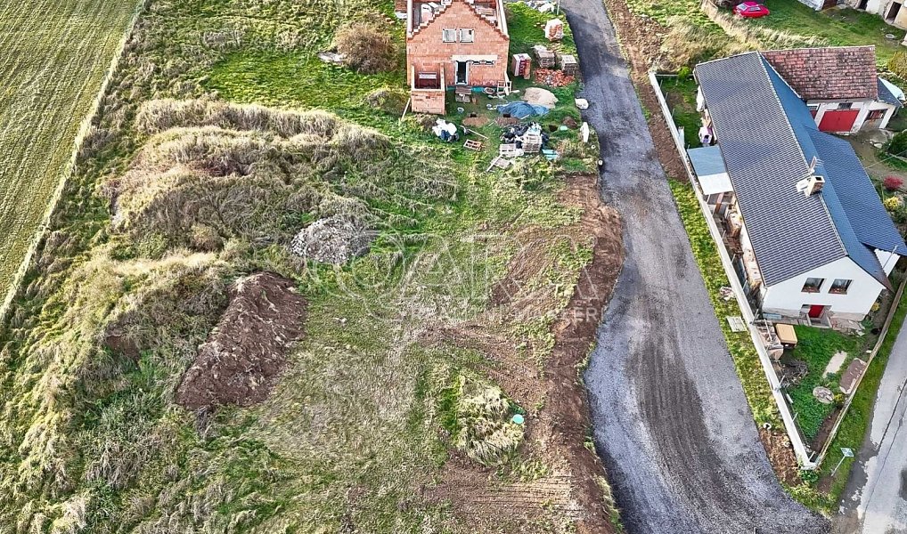 Prodej stavebního pozemku 859 m², Malá Hraštice – náhled fotky 8