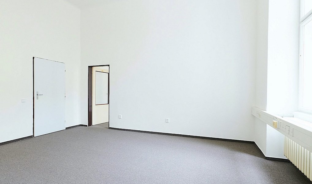 Pronájem kanceláře 180 m², Praha – náhled fotky 4