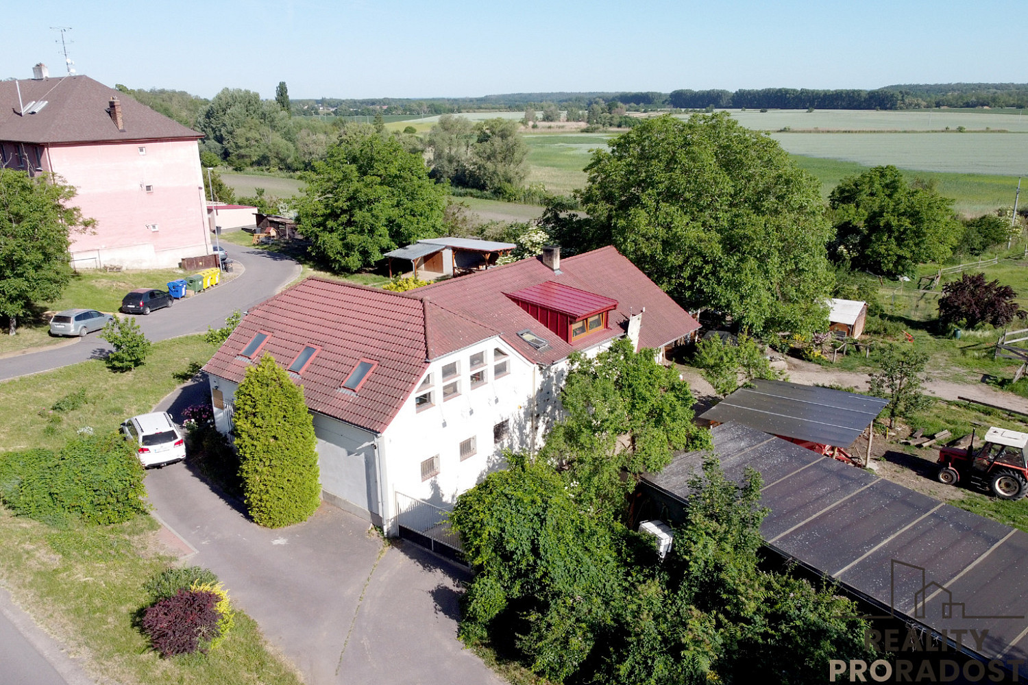 Prodej komerčního objektu (jiného typu) 261 m²