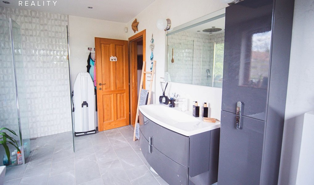 Prodej domu 248 m² s pozemkem 784 m², Tymákov – náhled fotky 23