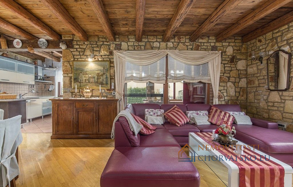 Prodej domu 200 m² s pozemkem 330 m² – pohled 6