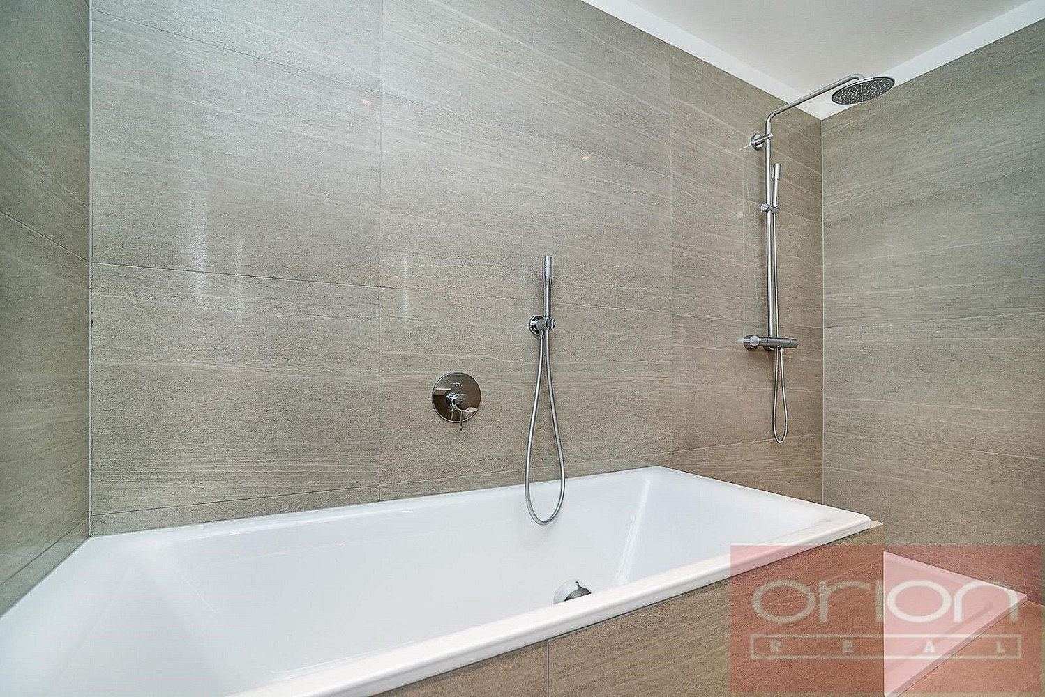 Pronájem bytu 2+kk 62 m² – další