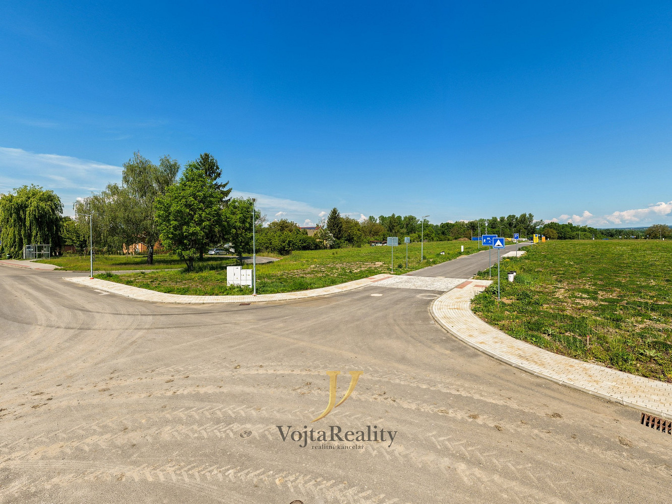 Prodej stavebního pozemku 861 m² – fotografie 3