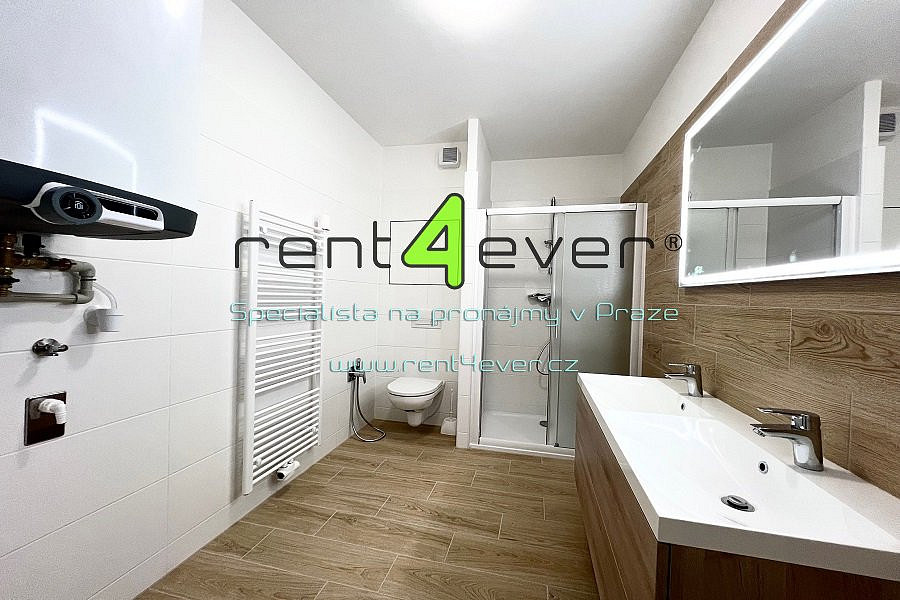 Pronájem bytu 3+kk 72 m² — photo 2