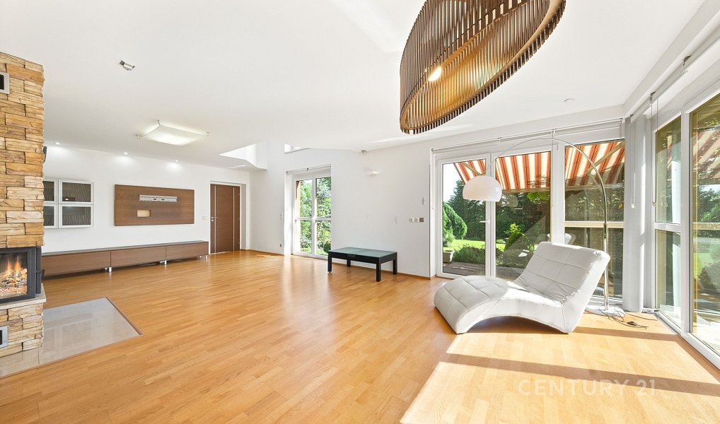 Pronájem domu 210 m² s pozemkem 1 586 m², Mukařov – náhled fotky 16