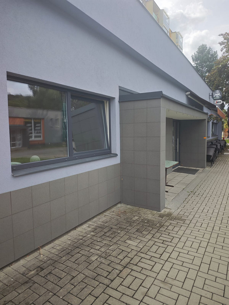 Pronájem obchodních prostor 75 m²