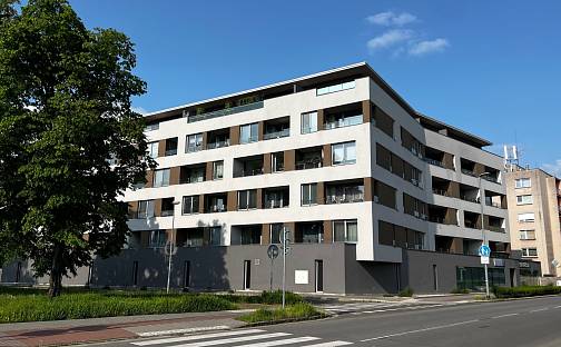 Pronájem bytu 2+kk 63 m², Husova, Pardubice