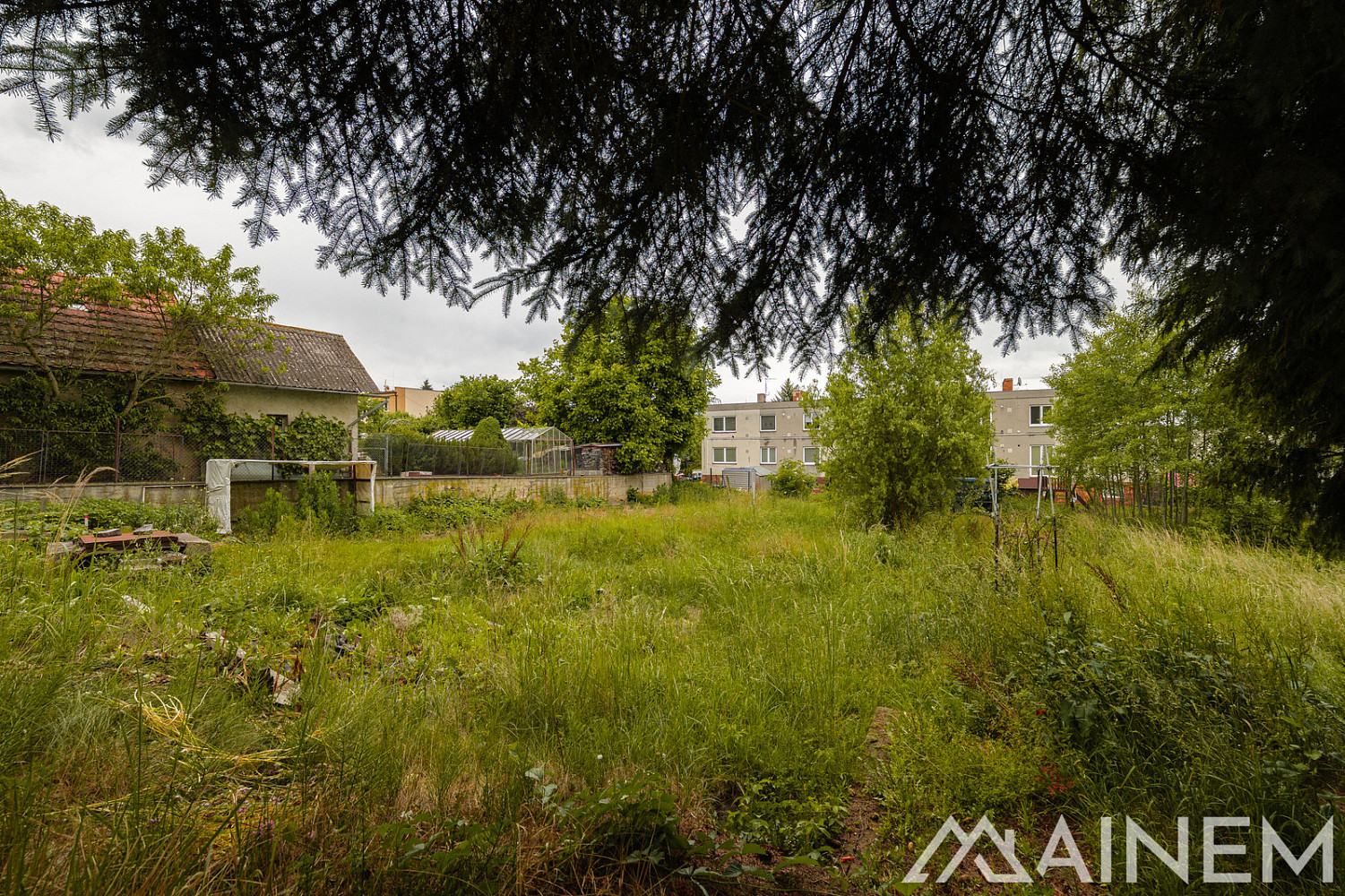 Prodej stavebního pozemku 989 m² – fotografie 3