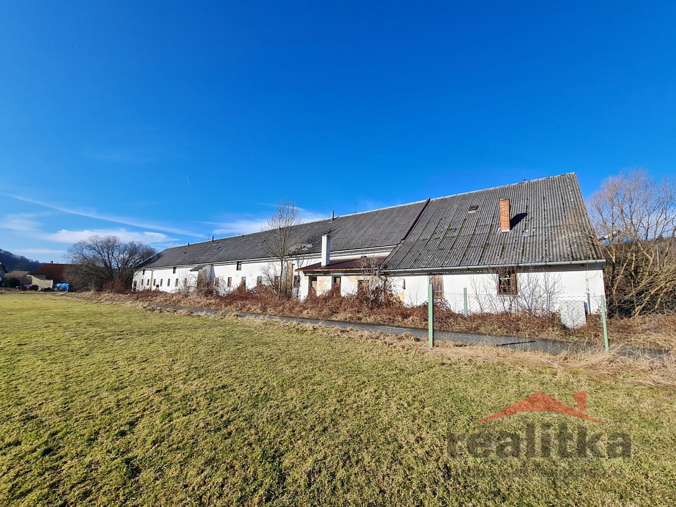 Prodej skladovacích prostor 1 690 m²