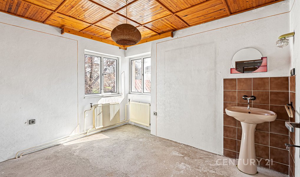 Prodej domu 285 m² s pozemkem 136 m², Sušice – náhled fotky 17