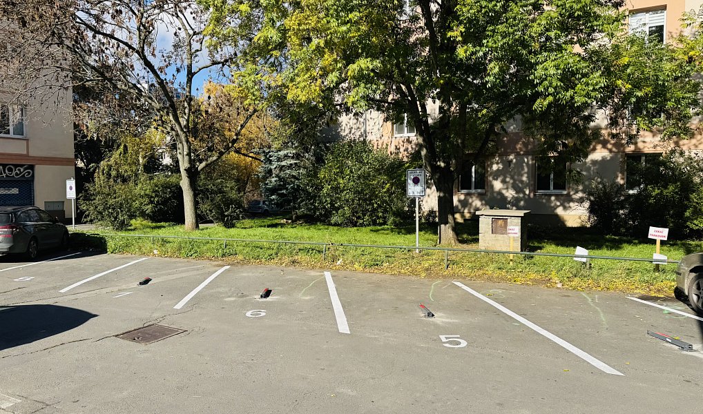 Praha, Černokostelecká, parkovací stání pronájem, Praha – náhled fotky 3