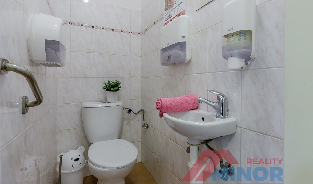 Pronájem kanceláře 69 m², Slaný – náhled fotky 12