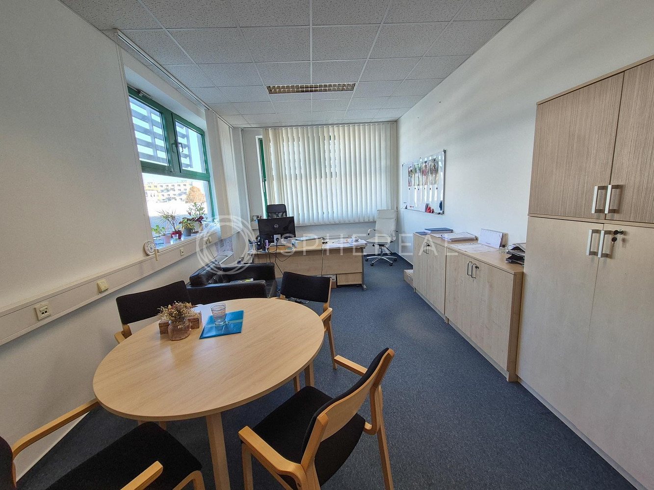 Pronájem kanceláře 173 m² — photo 4
