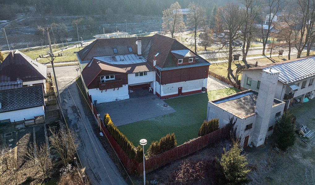 Prodej ubytovacího objektu 818 m², Karolinka – náhled fotky 19