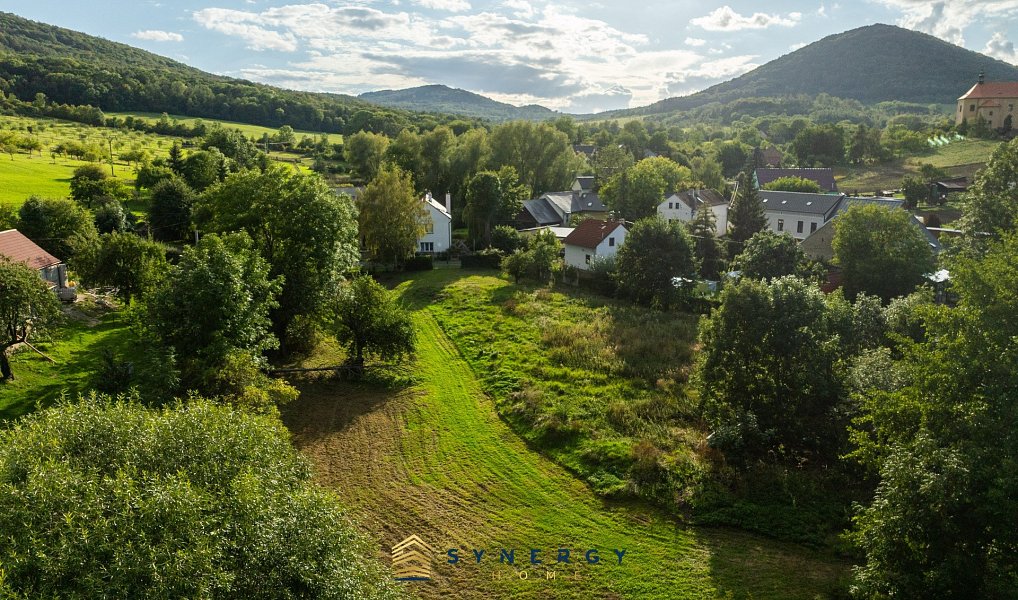Prodej stavebního pozemku 7 684 m², Velemín – náhled fotky 2
