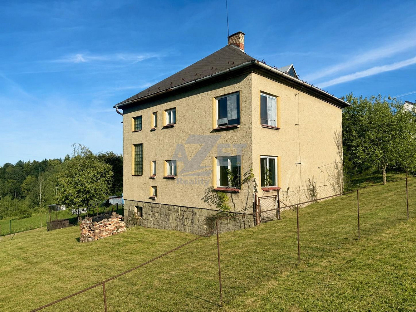 Prodej domu 180 m² s pozemkem 1 236 m²