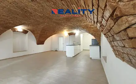 Pronájem bytu 1+kk 70 m², náměstí Míru, Svitavy - Město