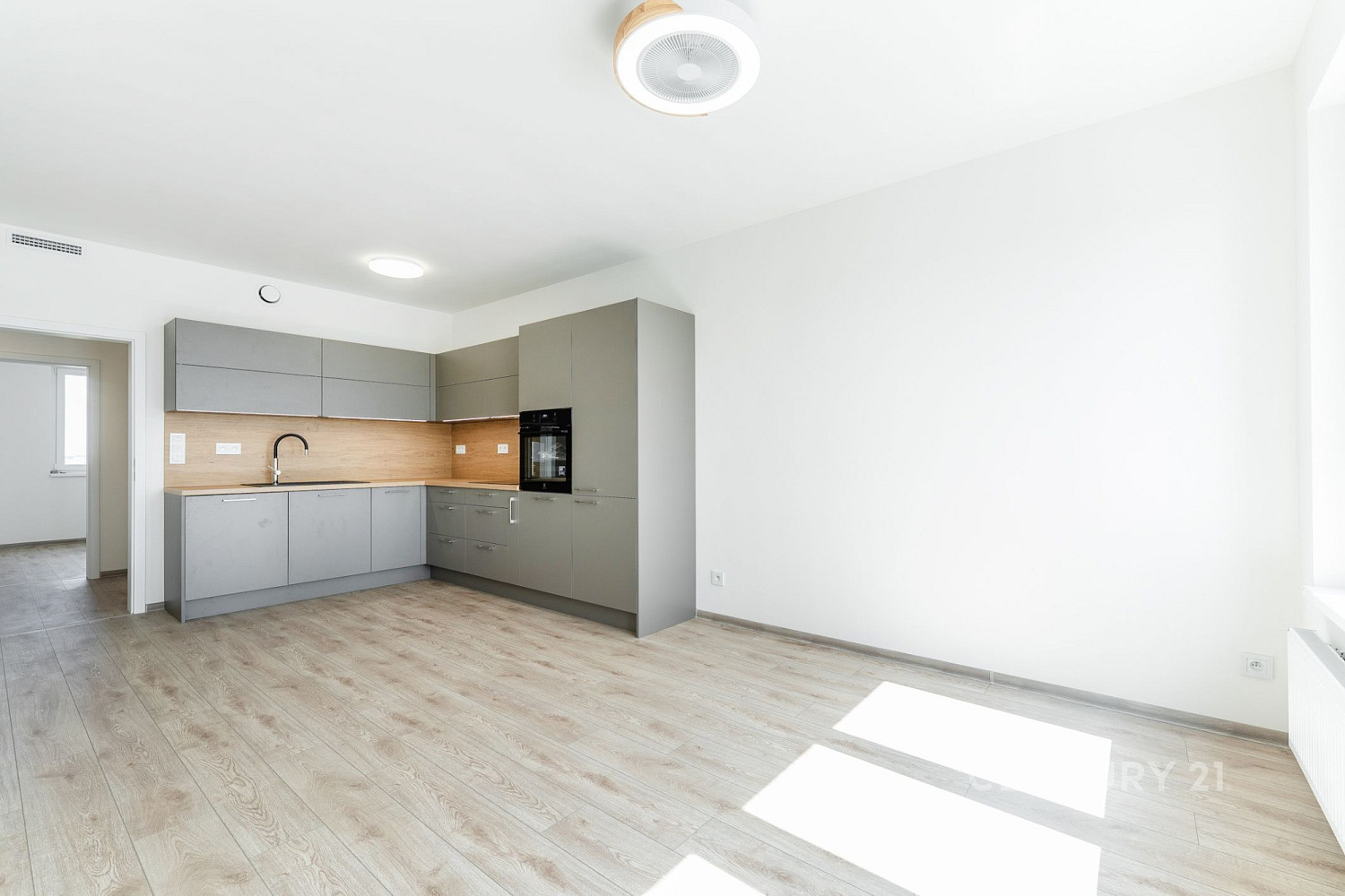 Pronájem bytu 3+kk 66 m² – fotografie 4