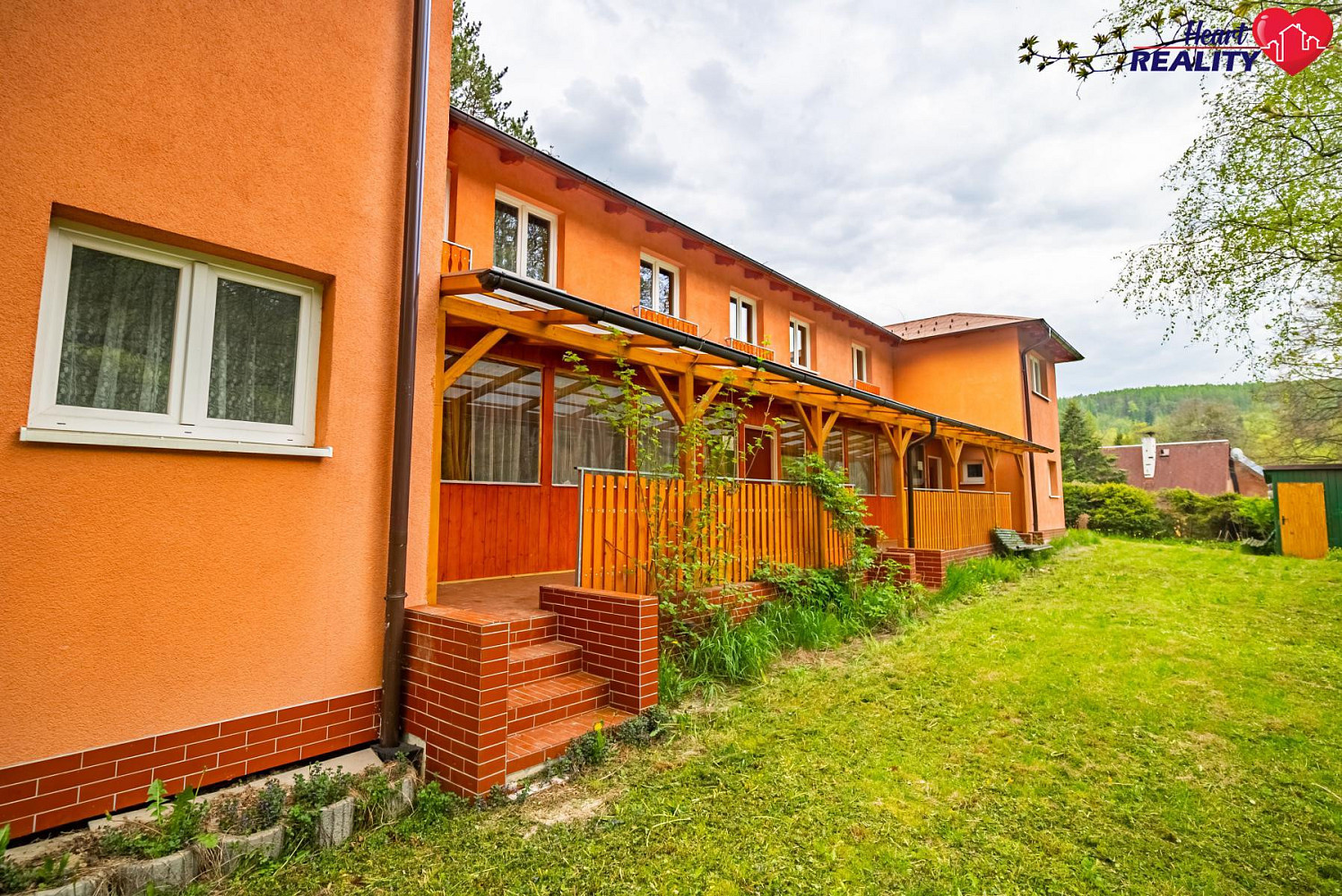 Prodej chaty/chalupy 462 m² s pozemkem 688 m² – fotografie 2