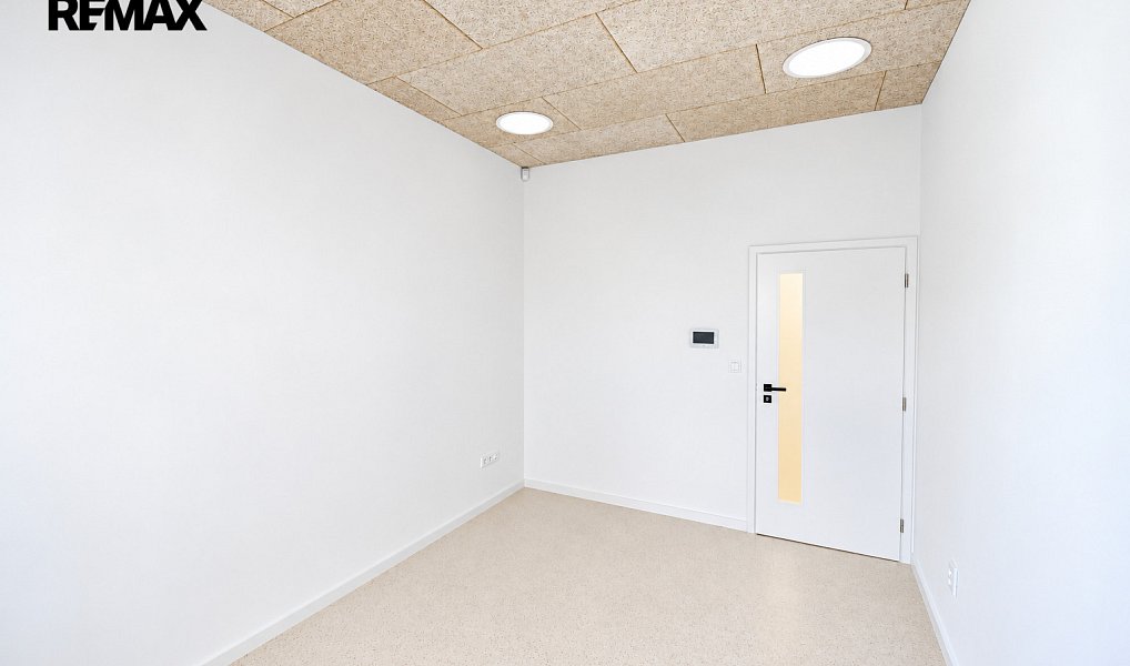 Pronájem kanceláře 110 m², Hradec Králové – náhled fotky 11