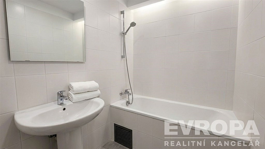 Prodej bytu 2+1 60 m² — photo 4