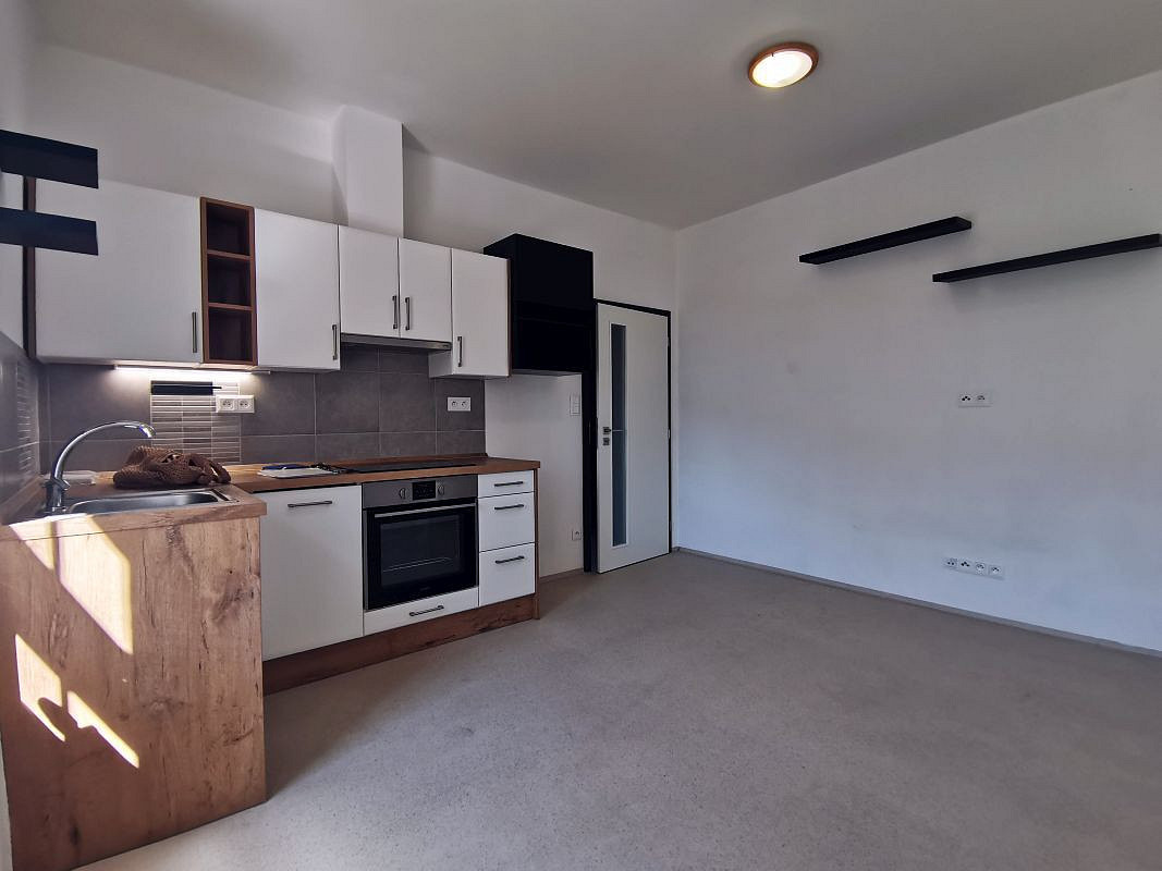 Pronájem bytu 2+kk 59 m² — photo 2