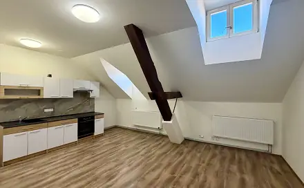 Pronájem bytu 3+kk 75 m², Židovská, Cheb