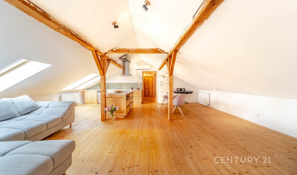 Prodej domu 417 m² s pozemkem 1 139 m², Křenice – náhled fotky 30
