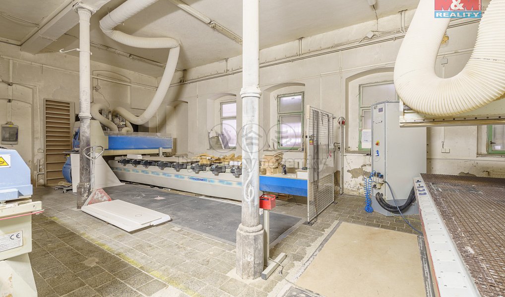 Prodej výrobních prostor 2 100 m², Karlovy Vary – náhled fotky 8